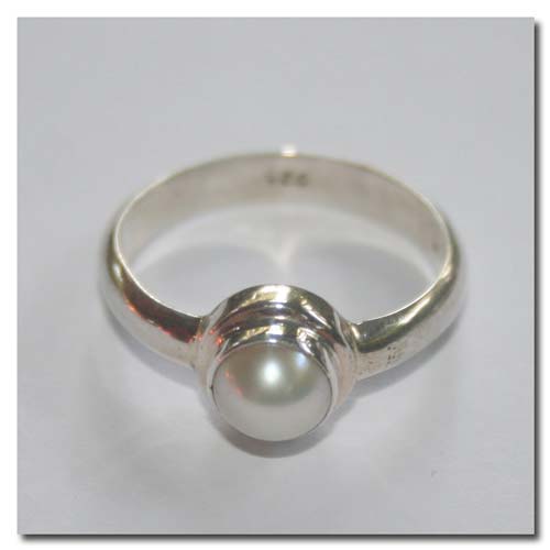 Silver ring with freshwaterpearl 7mm; per pc